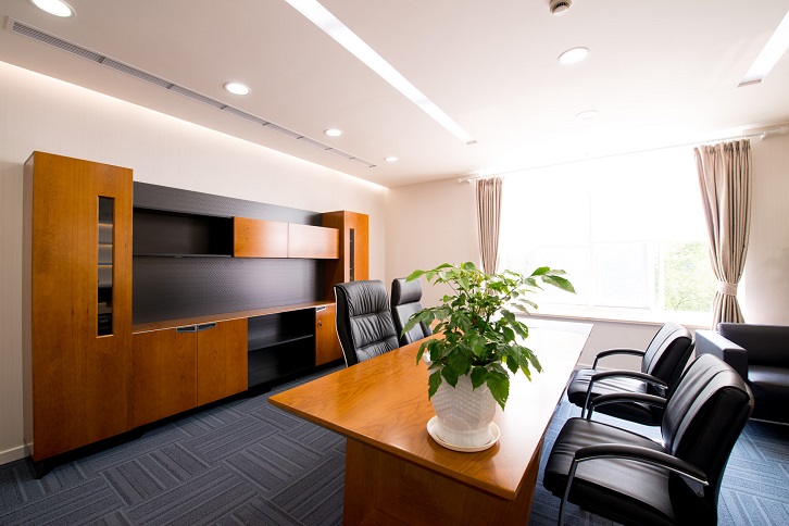 品牌實(shí)木辦公家具桌椅